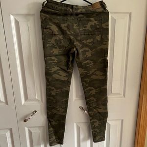 American eagle camo pants